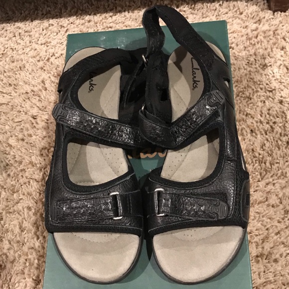 Black sandals - Picture 1 of 2